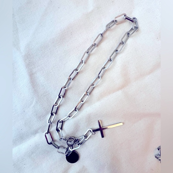 2 Avail - NWOT Stainless Steel Heart or Cross Paperclip Necklace - Picture 6 of 7